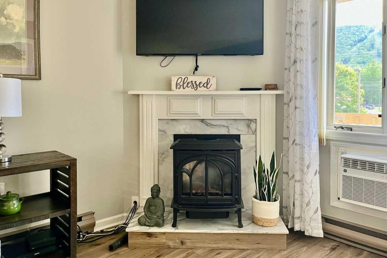 Lincoln Condo With Views, Pool, Hot Tub And Balcony! 외부 사진