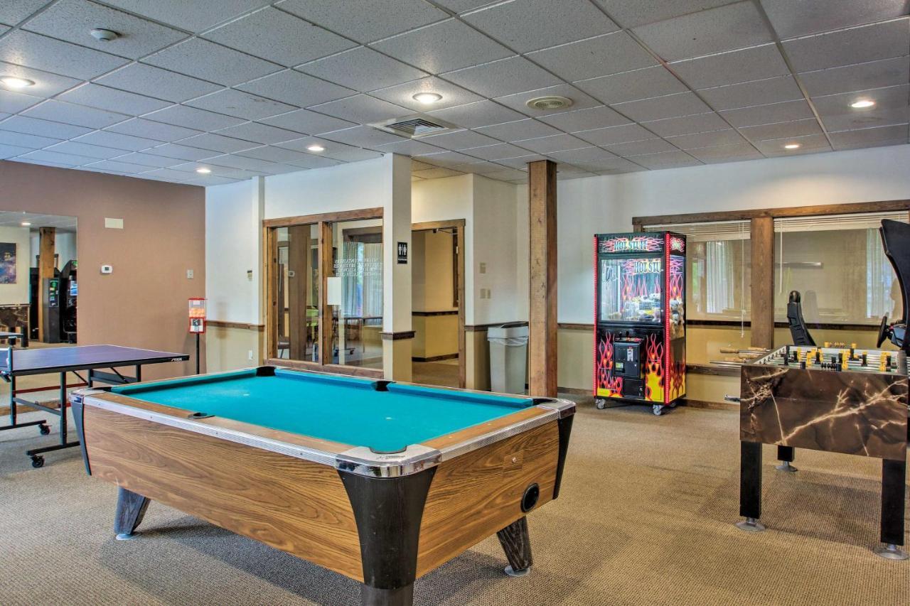 Lincoln Condo With Views, Pool, Hot Tub And Balcony! 외부 사진